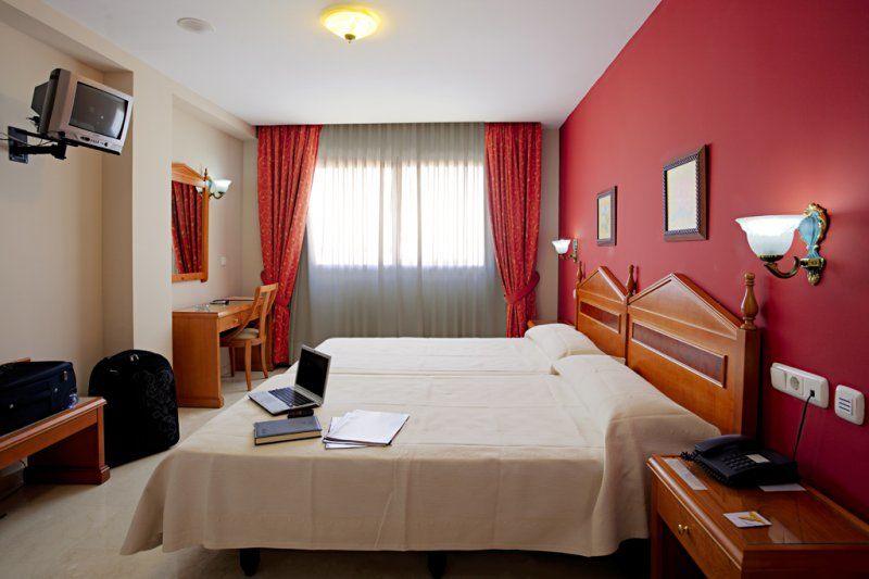 Hotel Tocina Business Albolote Buitenkant foto