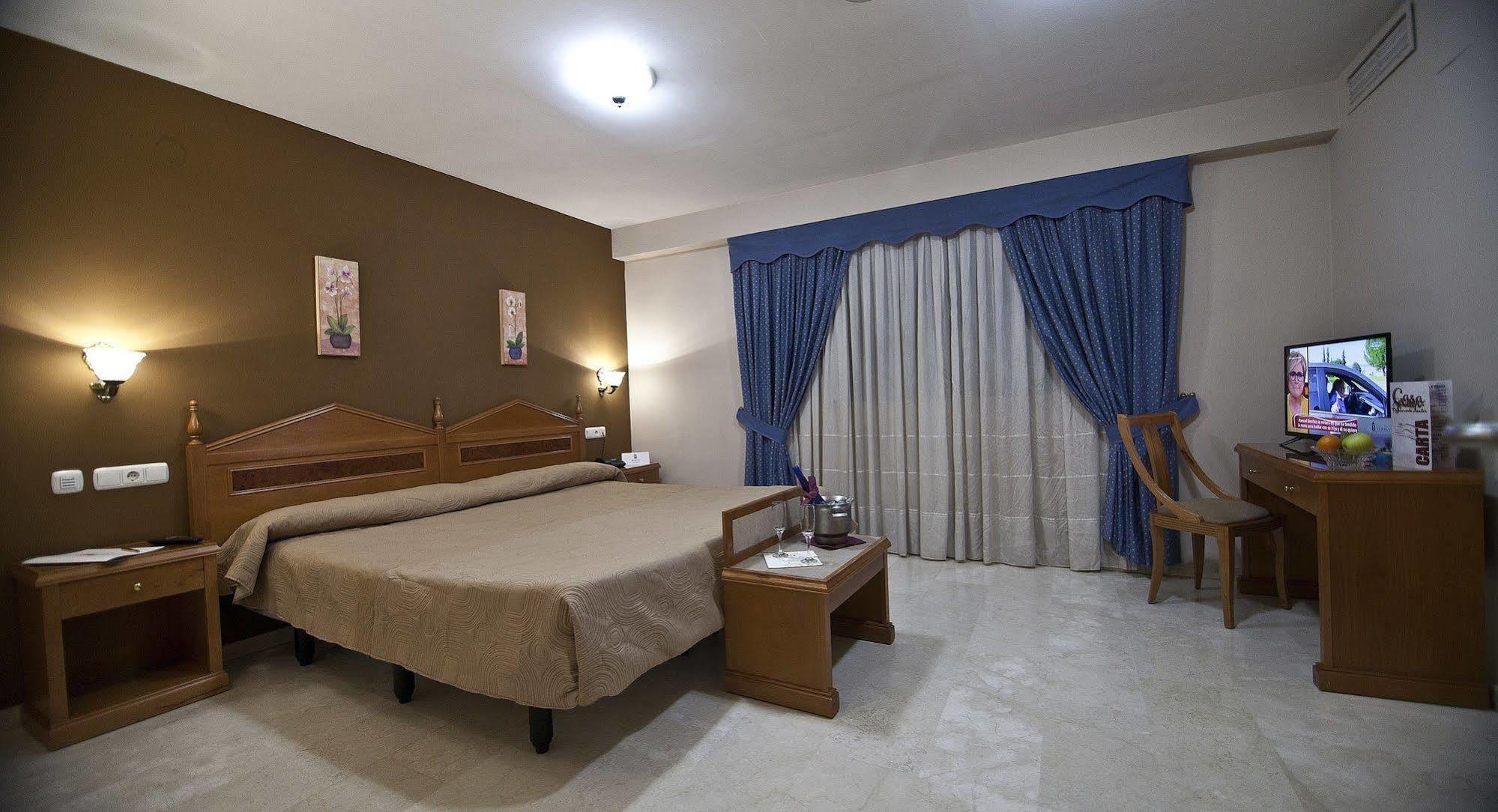 Hotel Tocina Business Albolote Buitenkant foto